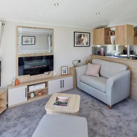 Autumn Lakefront Retreat - Free Fishing Amotherby